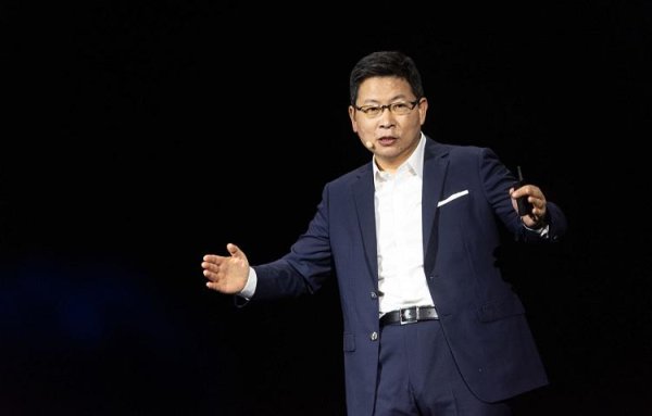 炒股配资最新信息 余承东发布会火力全开，怒怼漂移！网友：谁对号入座，谁尴尬